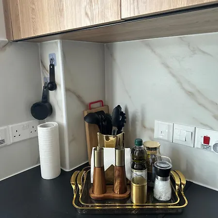 아파트 Golden Nest Lykavitos Stylish Escape